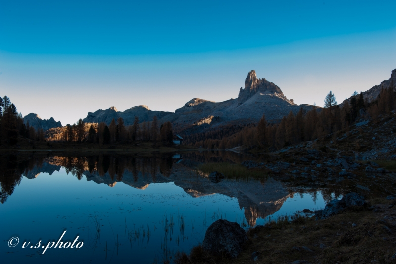 Tramonto sul lago Federa e Becco di mezzodi