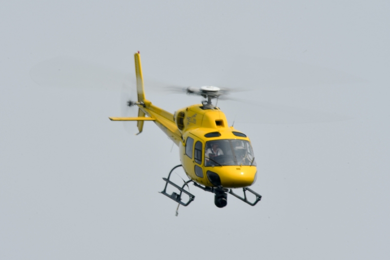Elicottero della TV FIA in volo traslato sopra l'Autodromo Nazionale di Monza