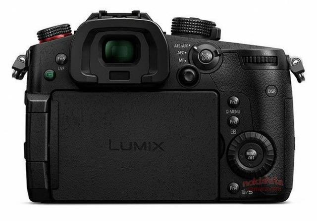 Immagine Allegata: Panasonic-GH5-back.jpg