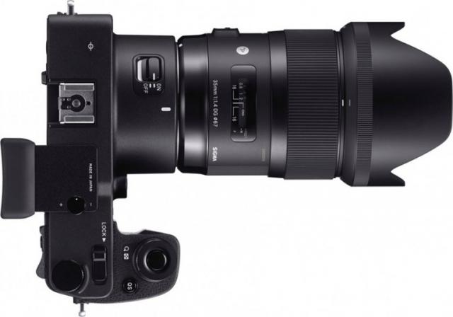 Immagine Allegata: Sigma-sd-Quattro-mirrorless-camera-with-lens-768x537.jpg